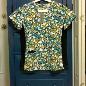 Nwt Wear For Care Scrubs Top Size Medium, Butterflies. With Slimming Black Sides